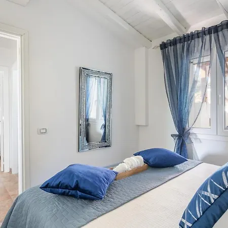Il Sogno A Dream With Open Eyes, Seafront *