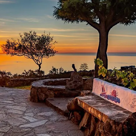 Il Sogno A Dream With Open Eyes, Seafront Vila *