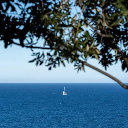 Il Sogno A Dream With Open Eyes, Seafront